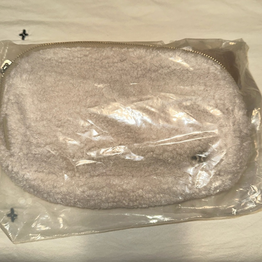 Lululemon brand new in original packaging -fleece belt bag